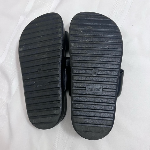 Black platform sandals - Picture 3 of 4